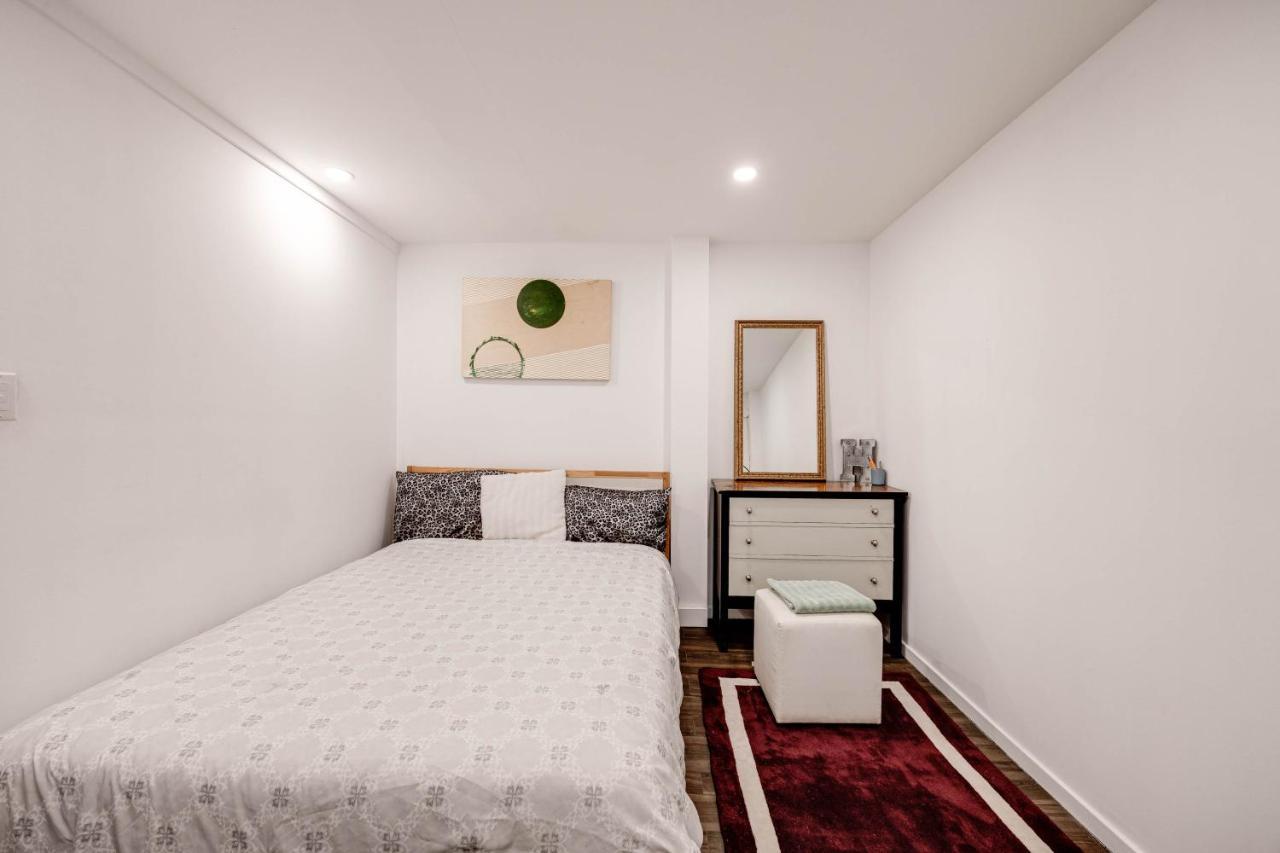 Bright Parkdale Court - Little Portugal W/ Free Parking Apartment Toronto Ngoại thất bức ảnh