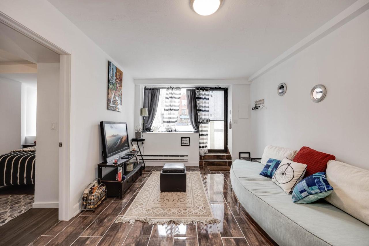 Bright Parkdale Court - Little Portugal W/ Free Parking Apartment Toronto Ngoại thất bức ảnh