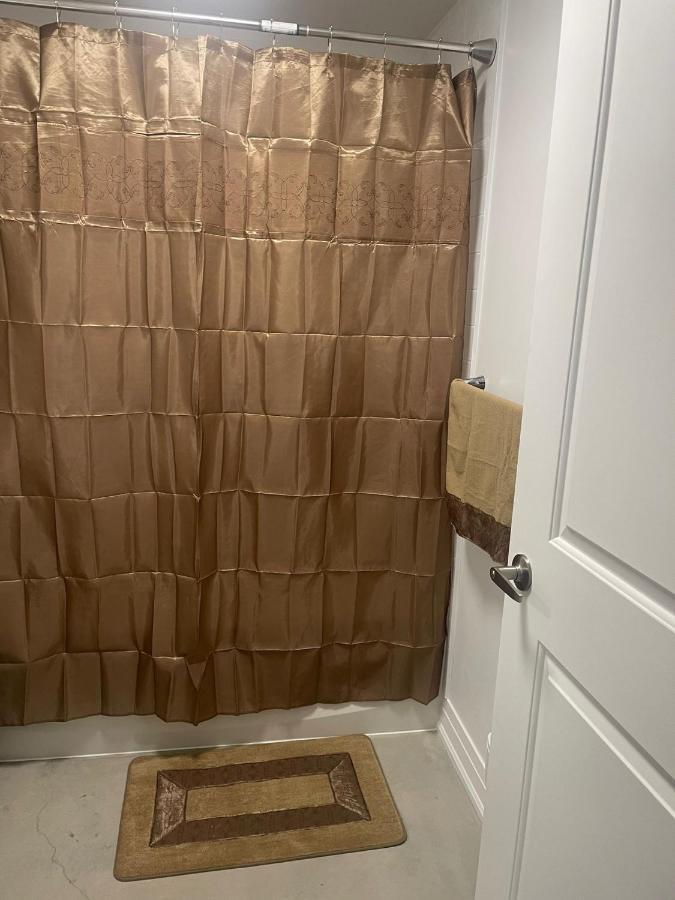 Bright Parkdale Court - Little Portugal W/ Free Parking Apartment Toronto Ngoại thất bức ảnh