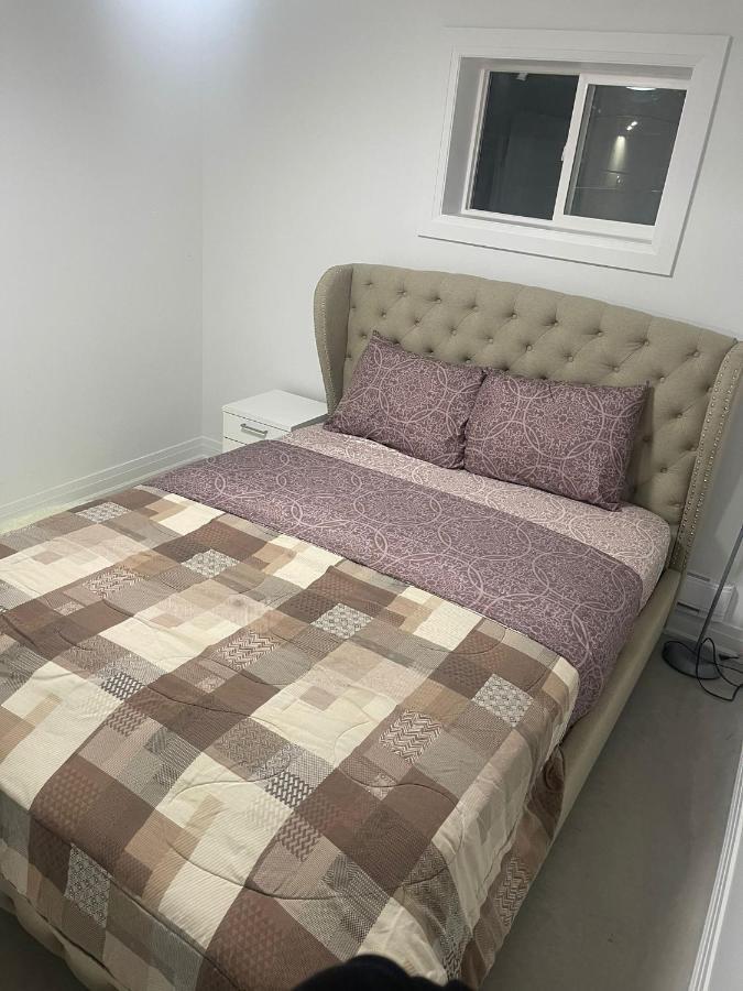 Bright Parkdale Court - Little Portugal W/ Free Parking Apartment Toronto Ngoại thất bức ảnh