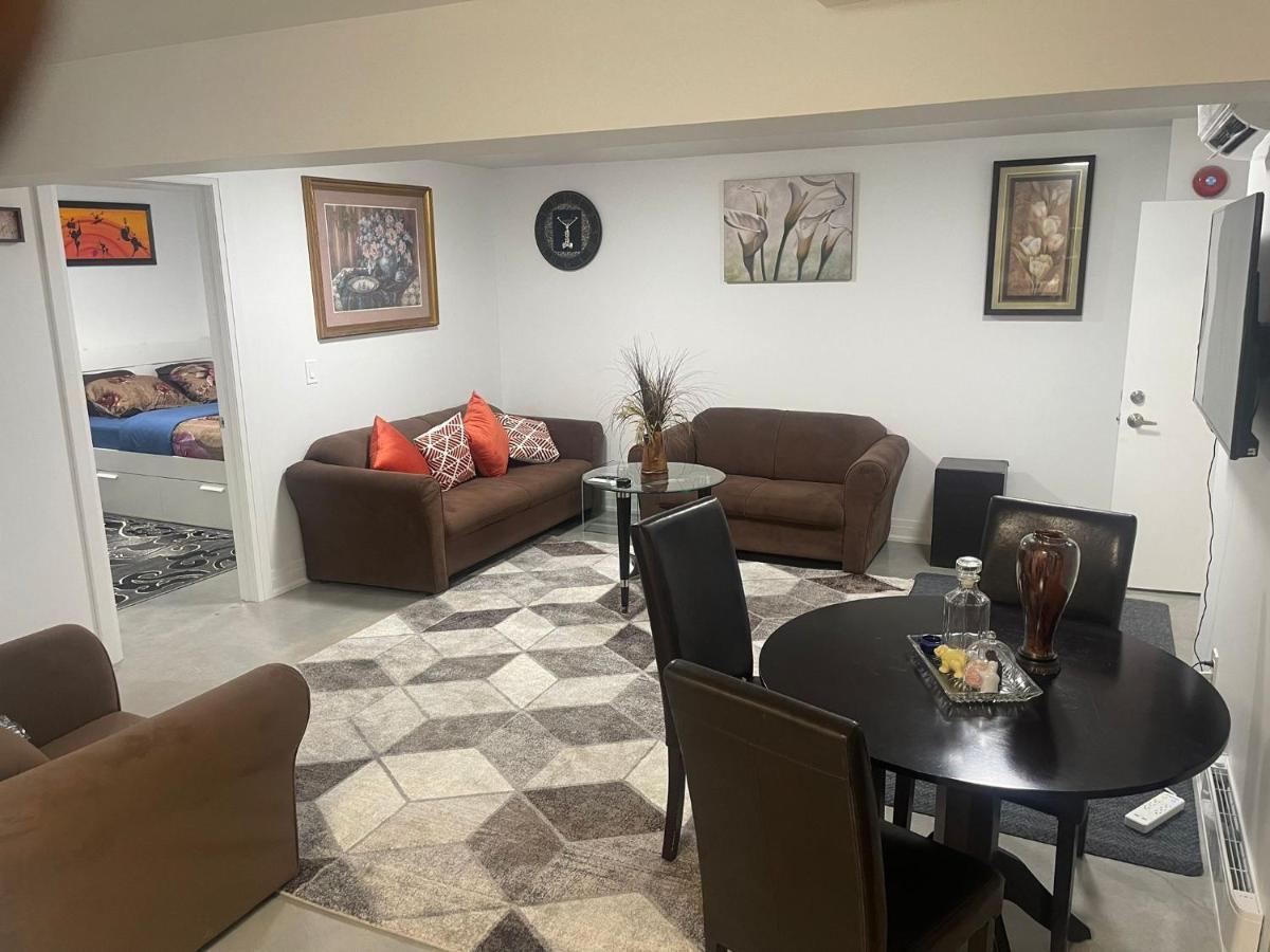 Bright Parkdale Court - Little Portugal W/ Free Parking Apartment Toronto Ngoại thất bức ảnh