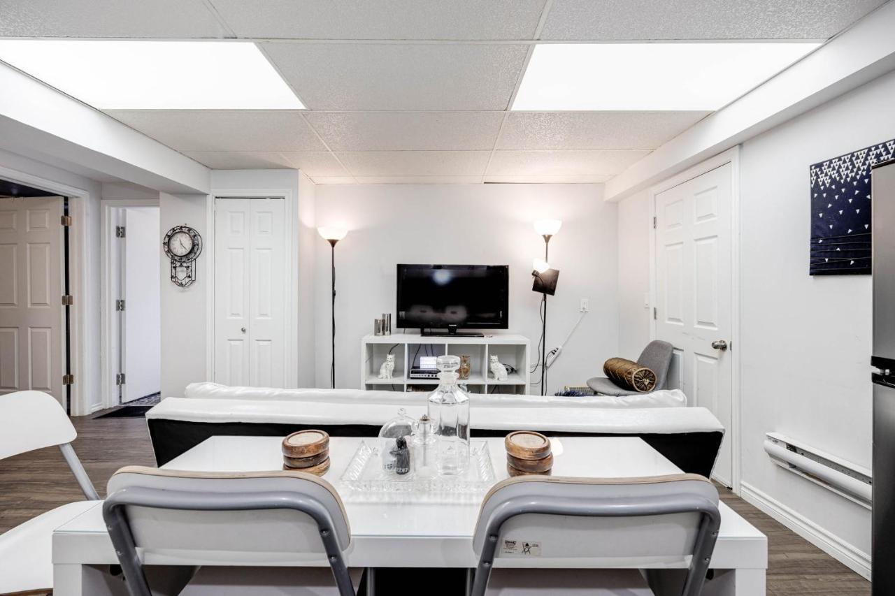 Bright Parkdale Court - Little Portugal W/ Free Parking Apartment Toronto Ngoại thất bức ảnh