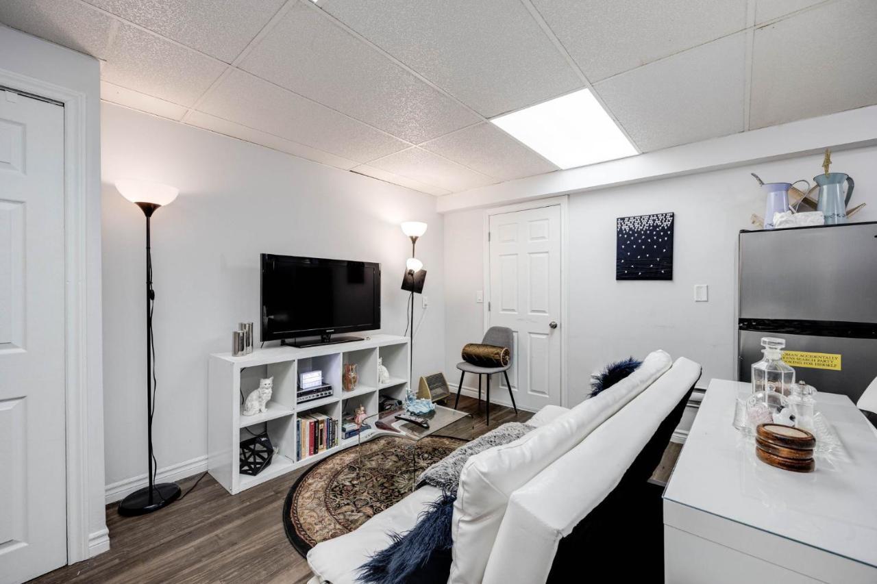 Bright Parkdale Court - Little Portugal W/ Free Parking Apartment Toronto Ngoại thất bức ảnh